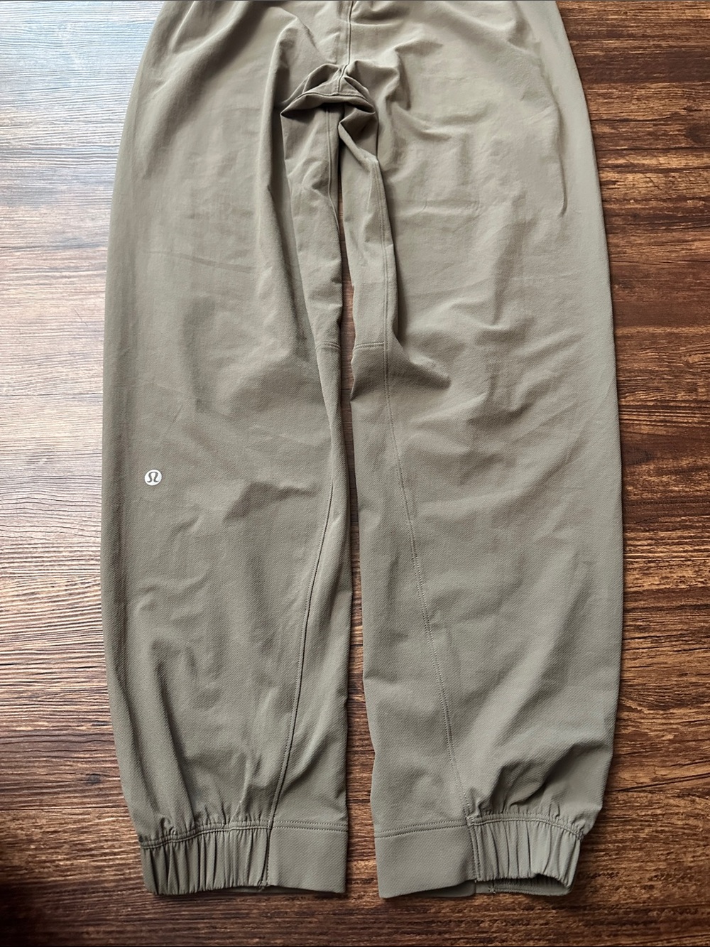 Lululemon size 4 License to Train Jogger new without tags - Picture 6 of 8